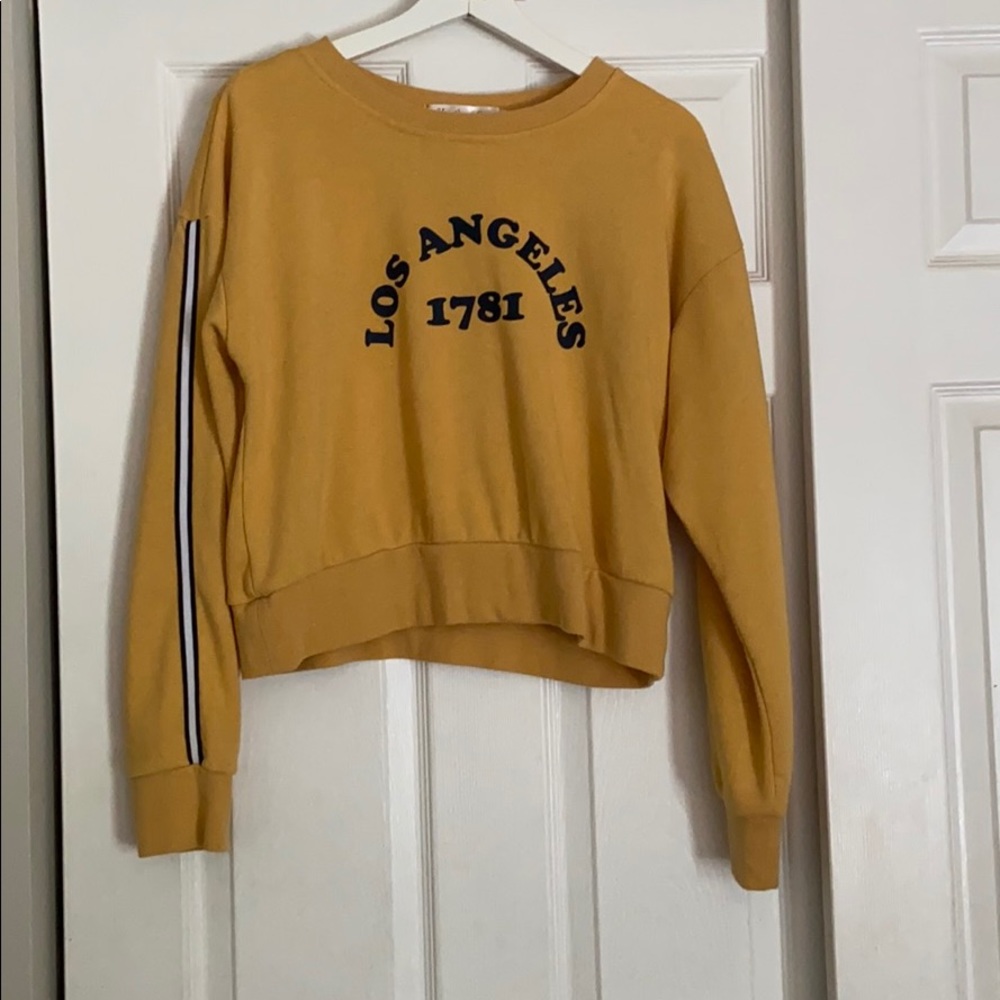 Cropped crew neck